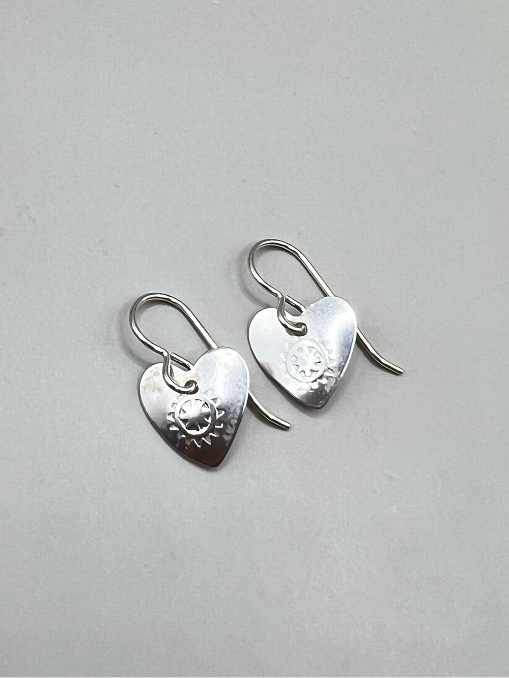 Roggio Designer Sterling Silver Stamped Heart Earrings - Picture 2 of 5